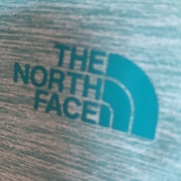 The North Face Lightweight Pullover Jacket - Picture 2 of 6